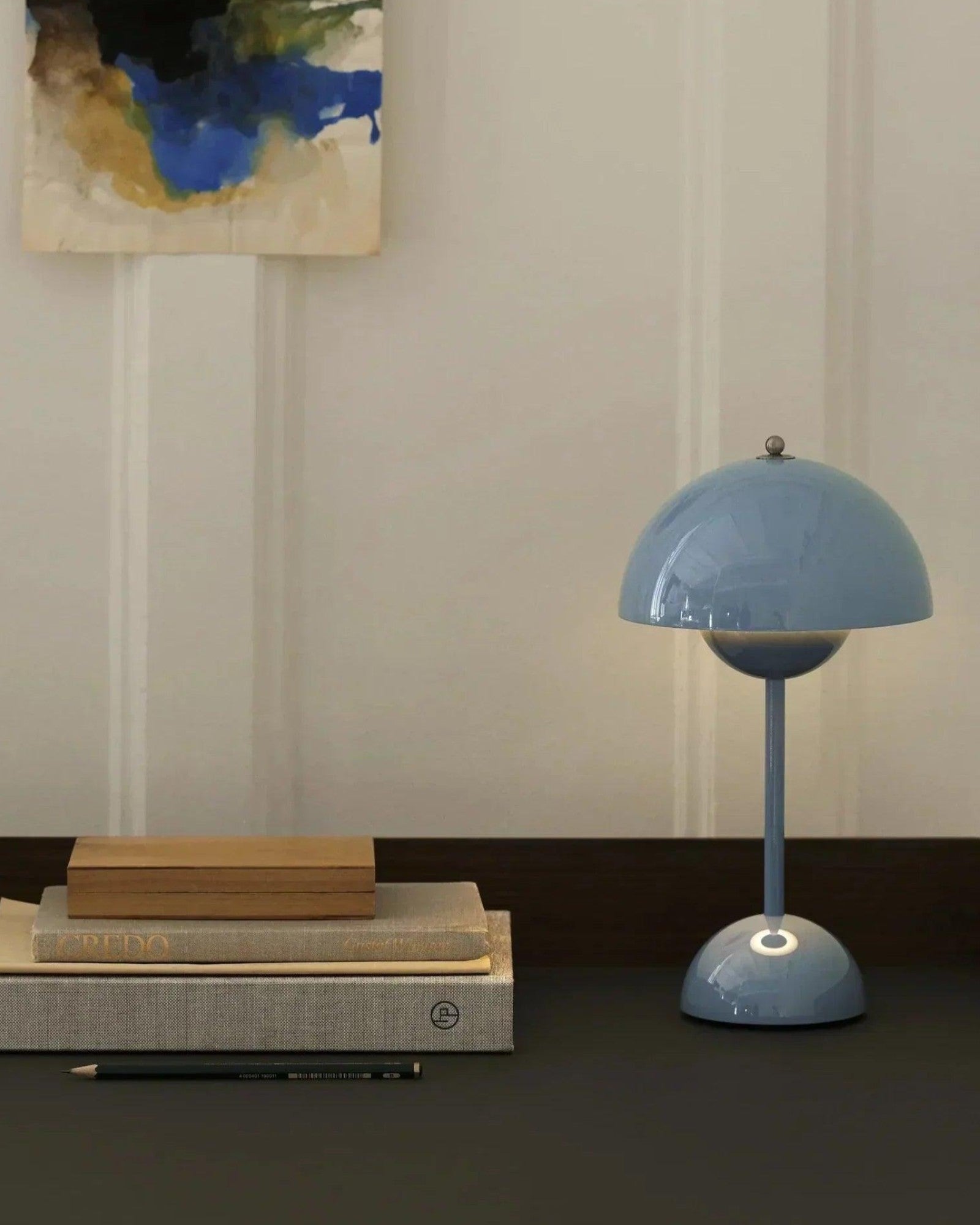 Modern FlowerGlow LED-bordslampa med dimbar strömbrytare